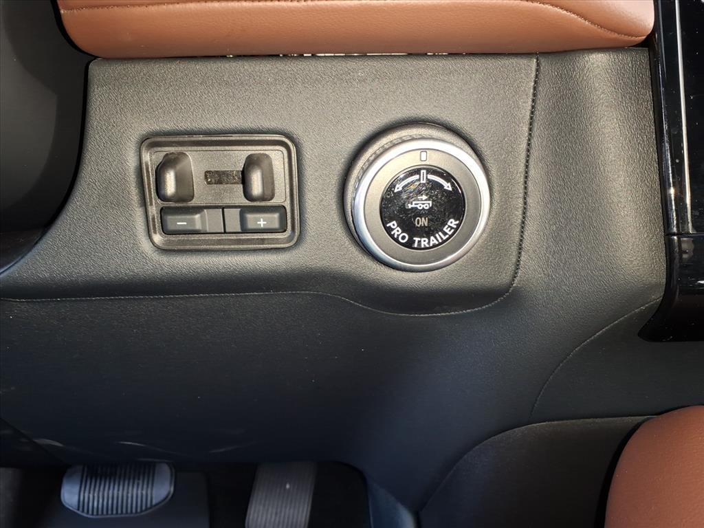 2025 – Lincoln – Navigator L