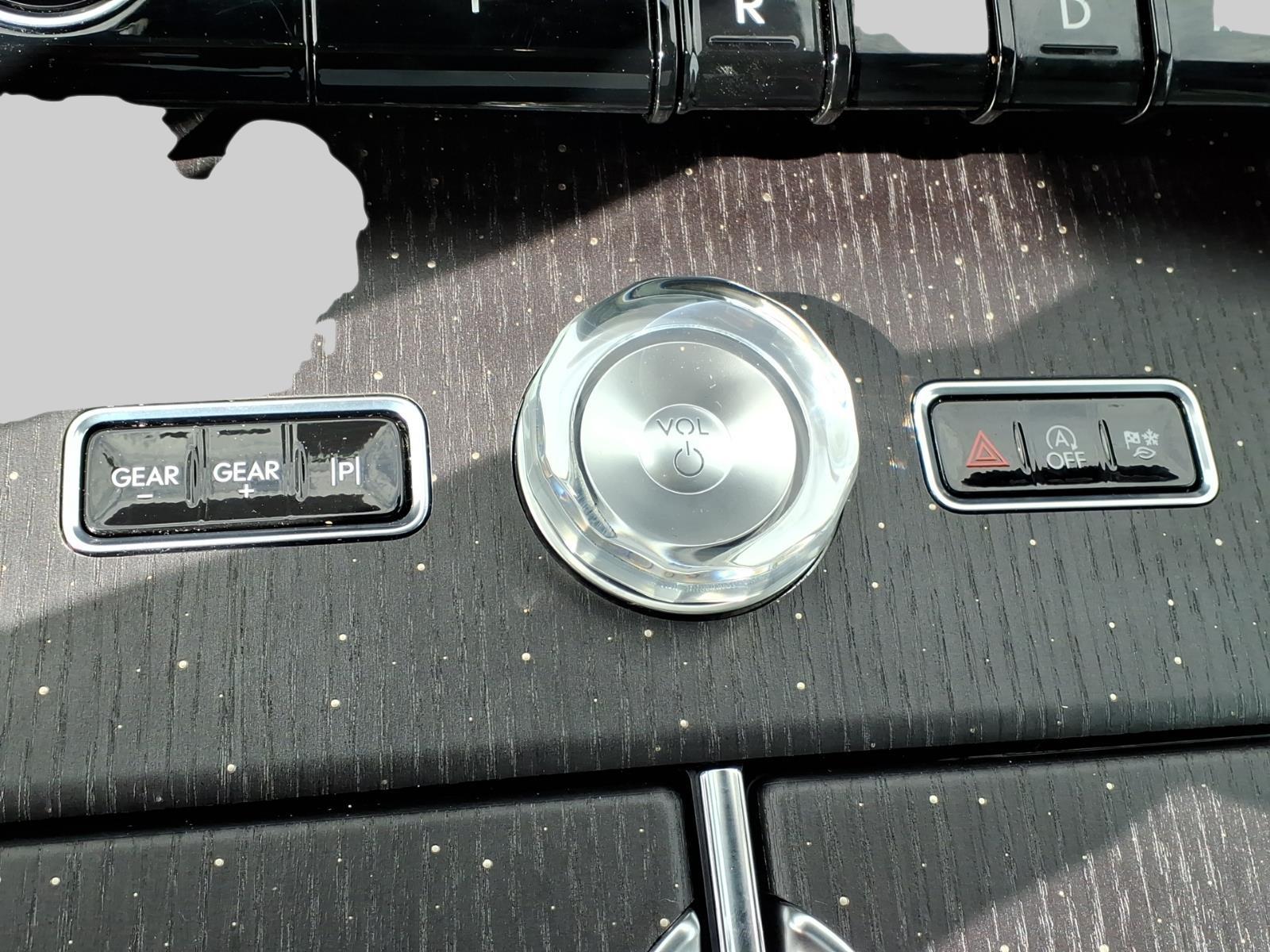 2025 – Lincoln – Navigator L