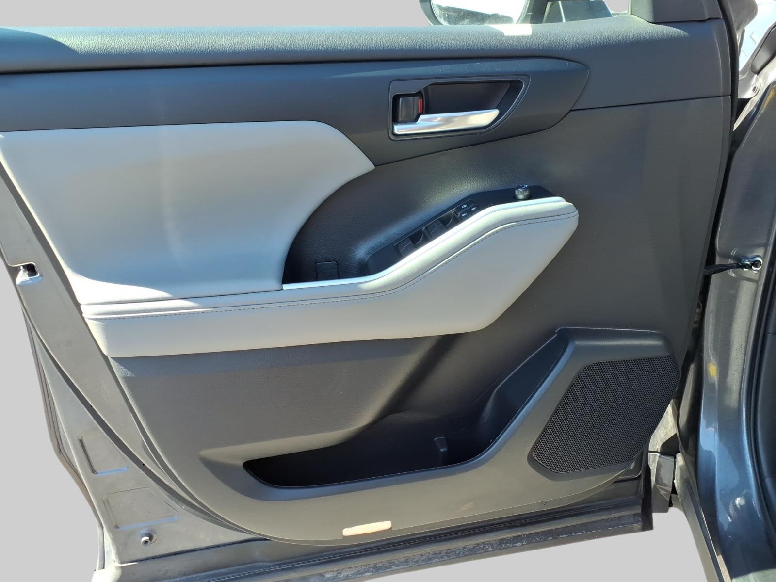 2023 – Toyota – Highlander