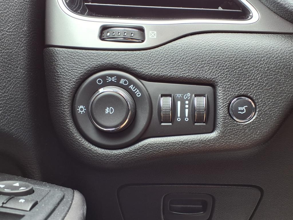 2021 – Jeep – Cherokee