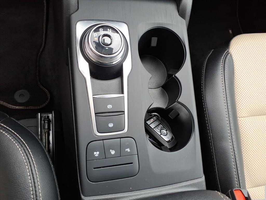 2022 – Ford – Escape Hybrid