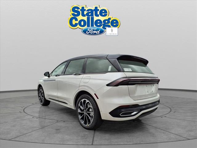 2025 Lincoln Nautilus Hybrid Reserve
