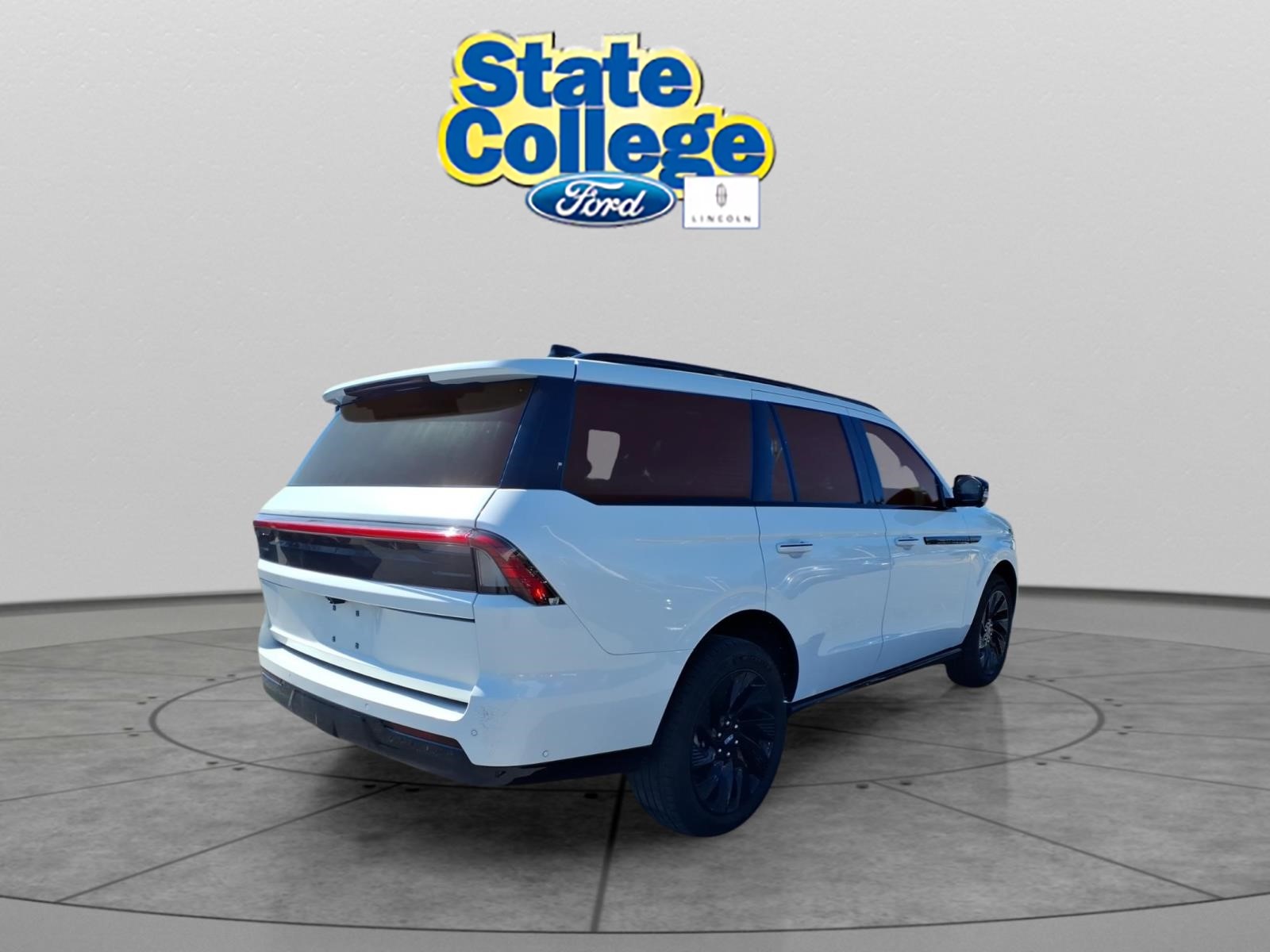 2025 – Lincoln – Navigator