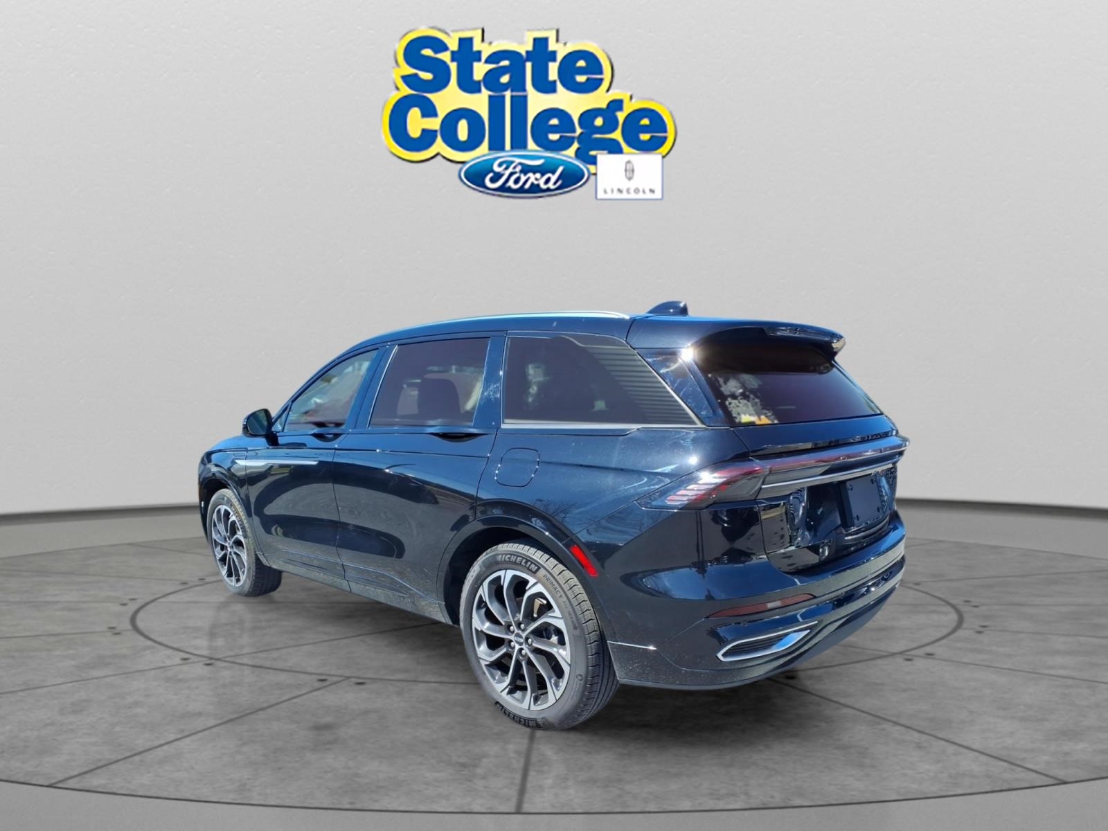 2025 – Lincoln – Nautilus Hybrid