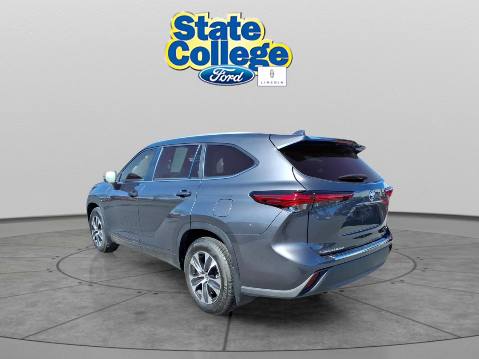 2023 – Toyota – Highlander