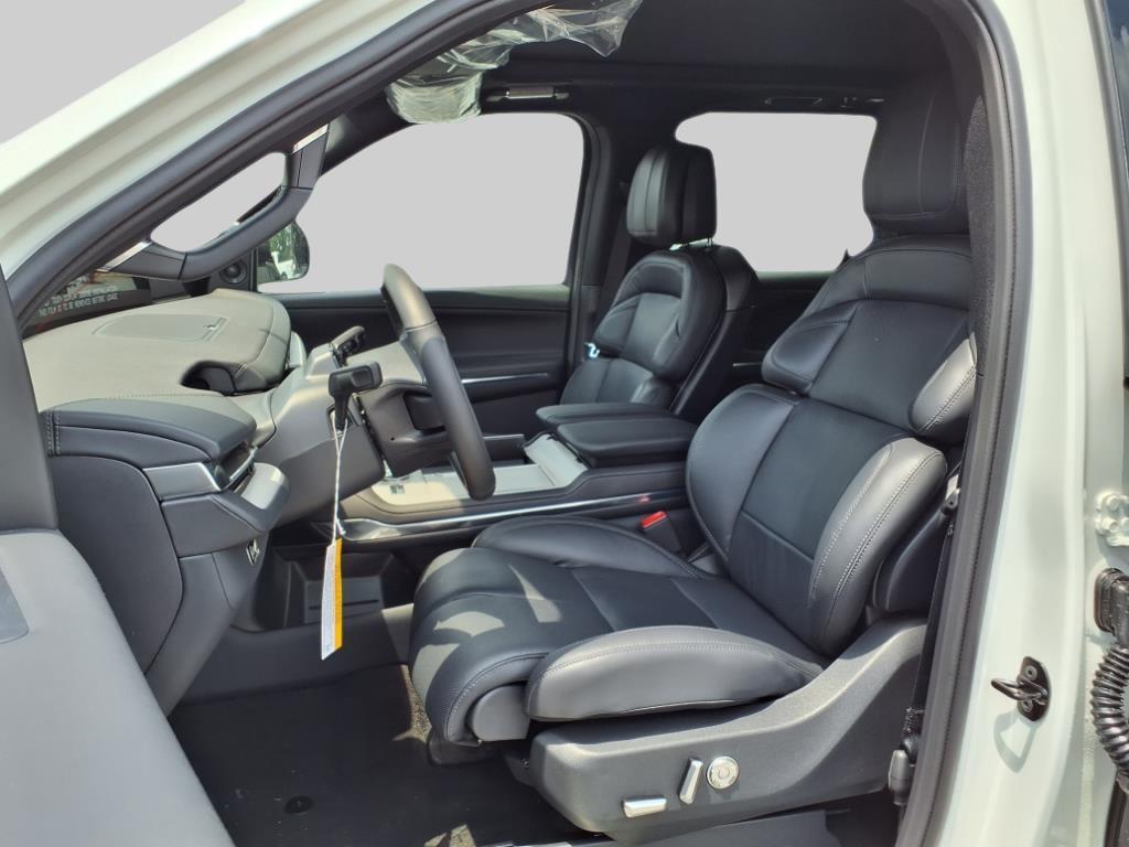 2025 – Lincoln – Navigator