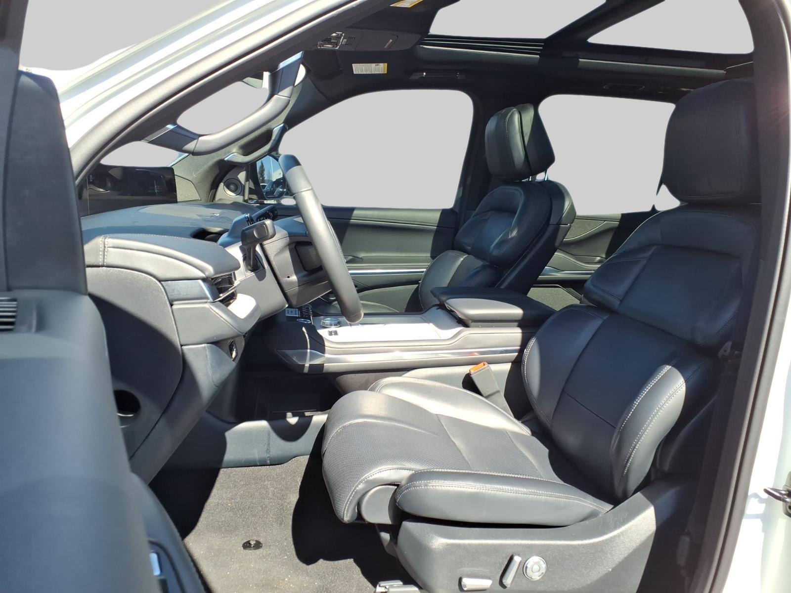 2025 – Lincoln – Navigator