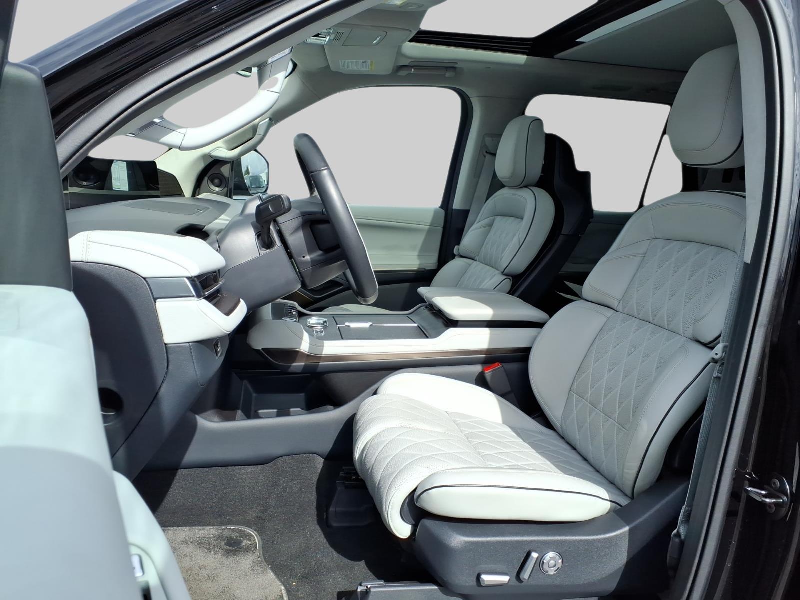 2025 – Lincoln – Navigator L