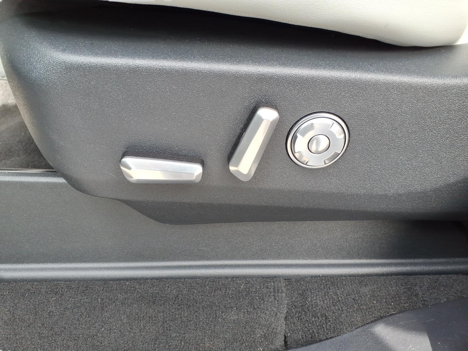 2025 – Lincoln – Navigator L