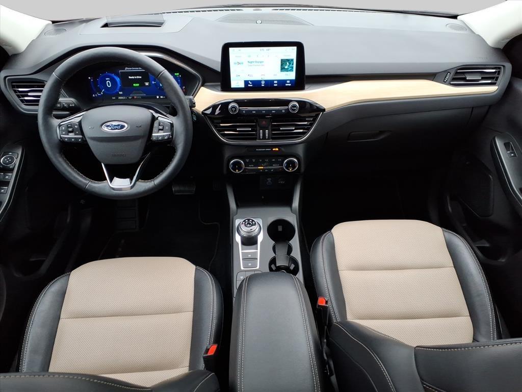 2022 – Ford – Escape Hybrid