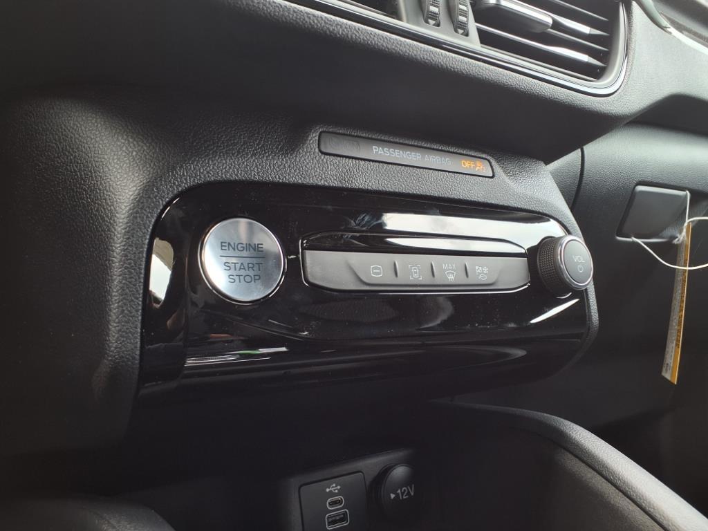 2025 – Ford – Escape Hybrid