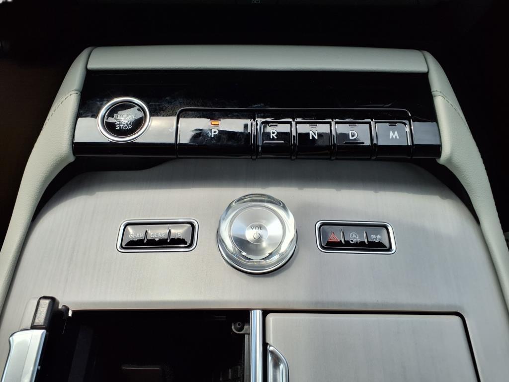 2025 – Lincoln – Navigator