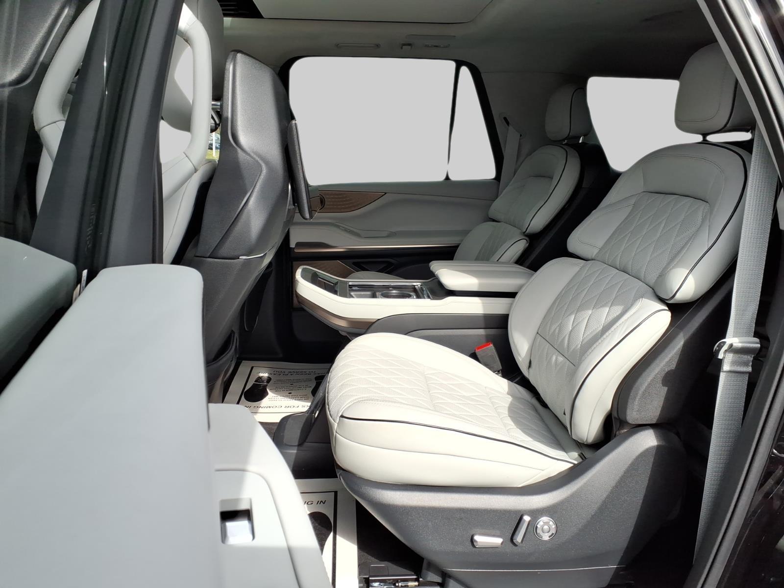 2025 – Lincoln – Navigator L