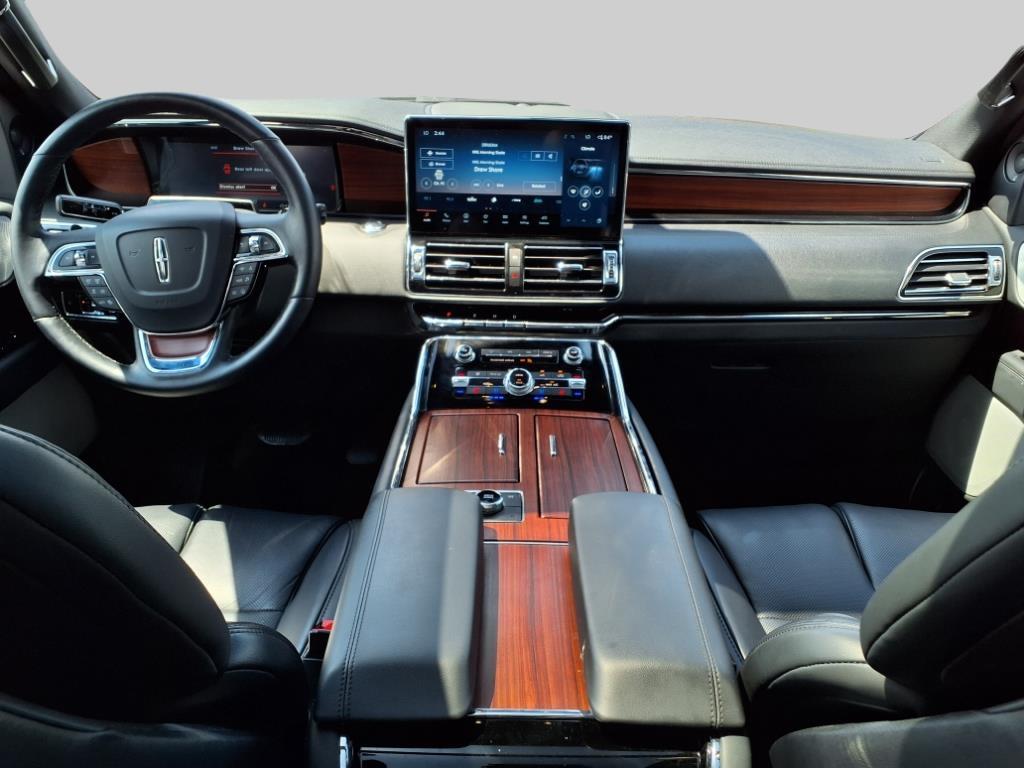 2023 – Lincoln – Navigator L