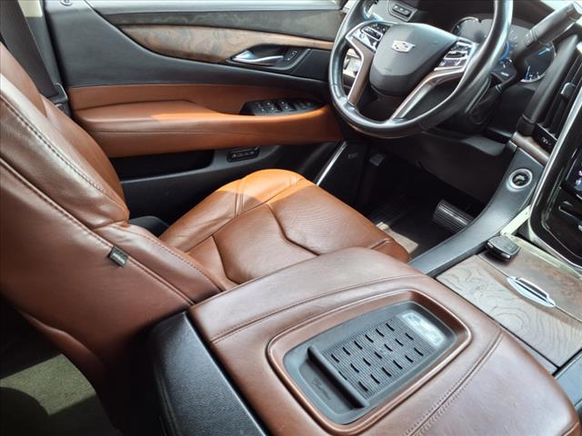 2016 Cadillac Escalade Luxury Collection