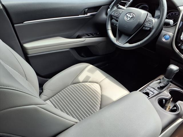 2022 Toyota Camry Hybrid SE