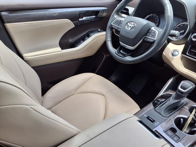 2022 Toyota Highlander Platinum