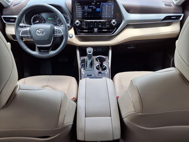 2022 Toyota Highlander Platinum