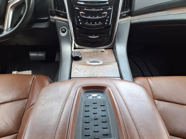2016 Cadillac Escalade Luxury Collection