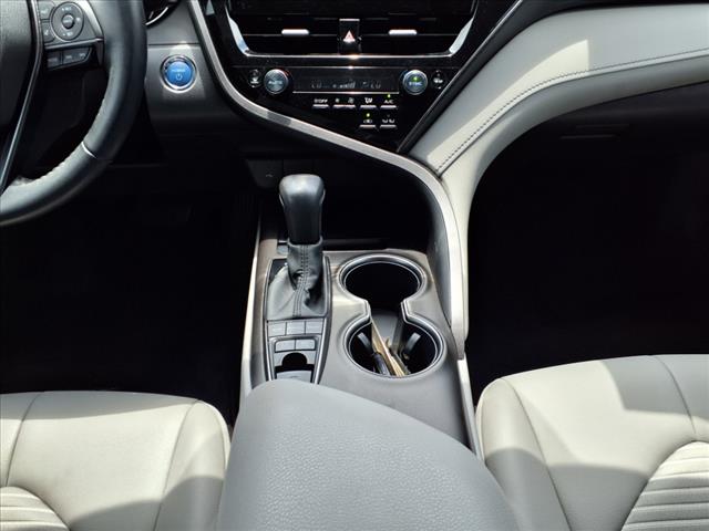 2022 Toyota Camry Hybrid SE