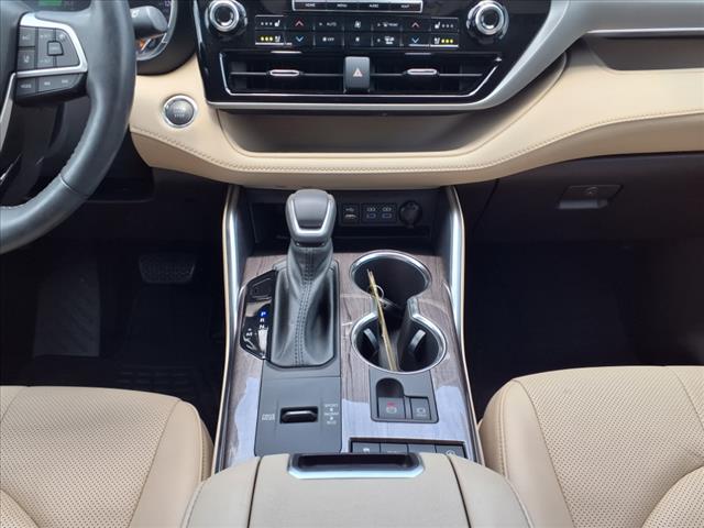 2022 Toyota Highlander Platinum