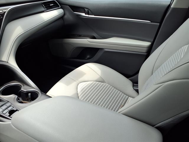 2022 Toyota Camry Hybrid SE