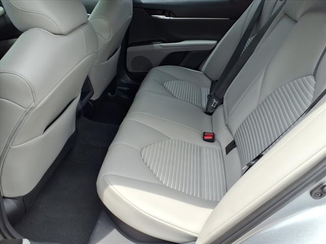 2022 Toyota Camry Hybrid SE