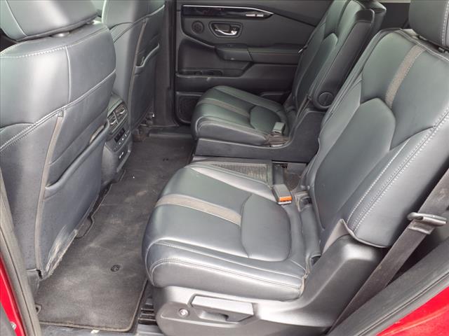 2023 Honda Pilot EX-L w/Rear Captains Chairs