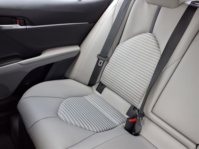 2022 Toyota Camry Hybrid SE