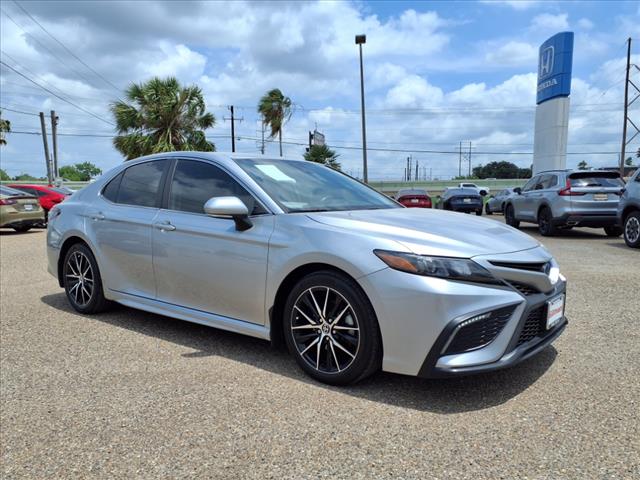 2022 Toyota Camry Hybrid SE