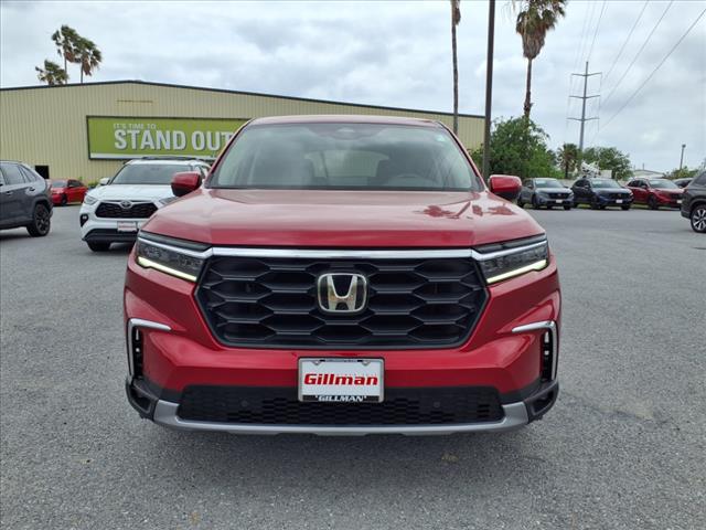 2023 Honda Pilot EX-L w/Rear Captains Chairs