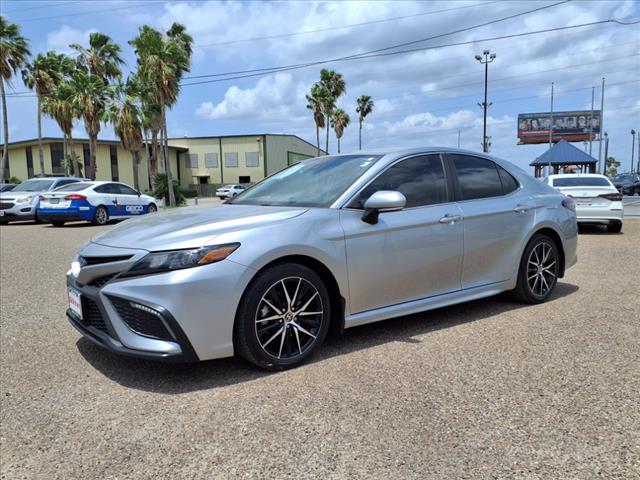 2022 Toyota Camry Hybrid SE