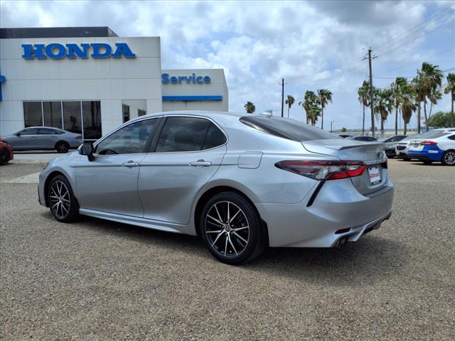 2022 Toyota Camry Hybrid SE