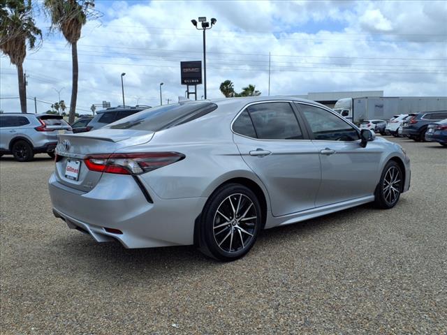 2022 Toyota Camry Hybrid SE