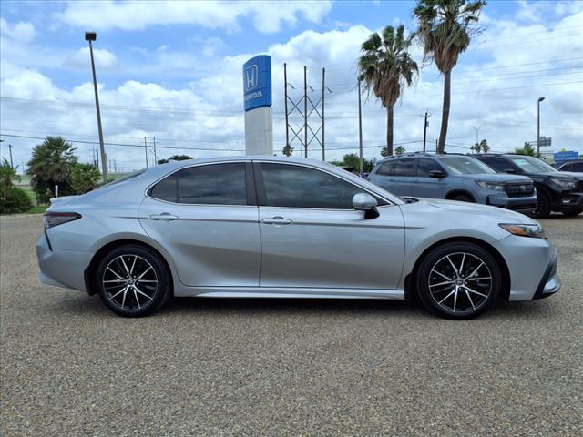 2022 Toyota Camry Hybrid SE