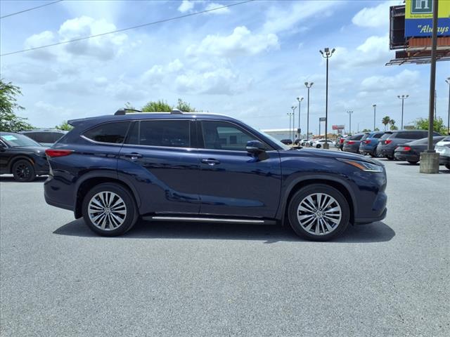 2022 Toyota Highlander Platinum