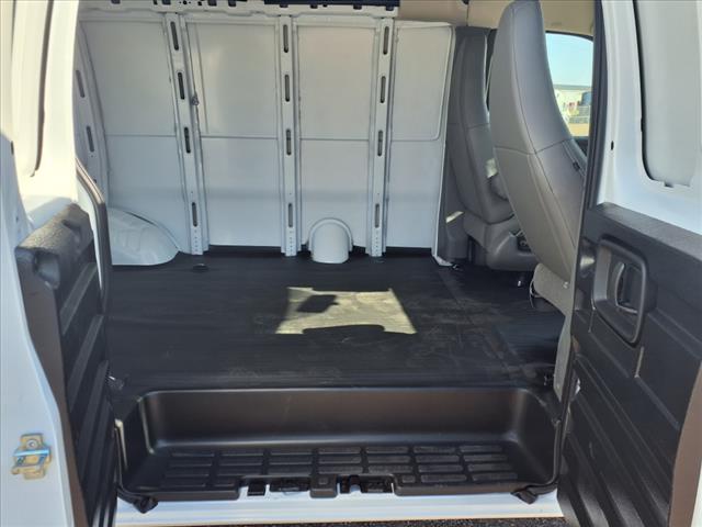 2025 GMC Savana 2500