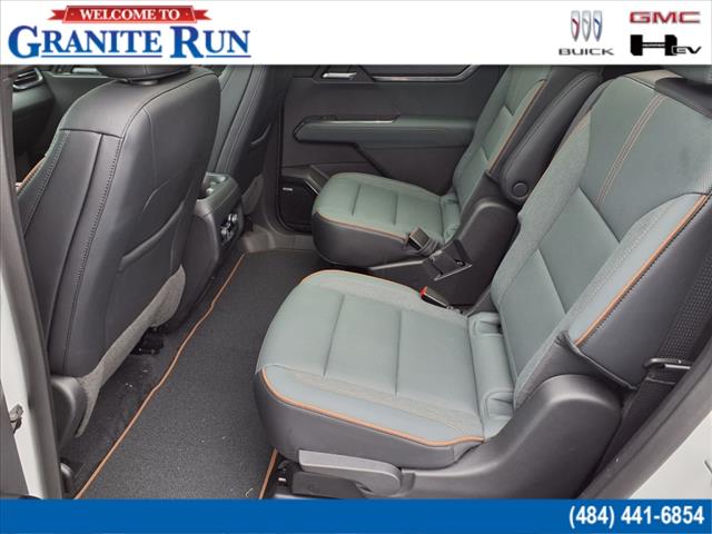 2024 GMC Acadia AWD AT4