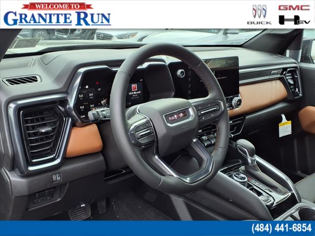 2025 GMC Canyon 4WD AT4