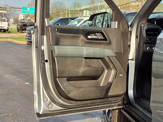 2025 GMC Yukon XL AT4