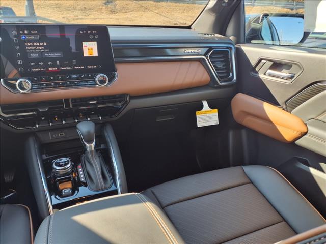 2025 GMC Canyon 4WD AT4