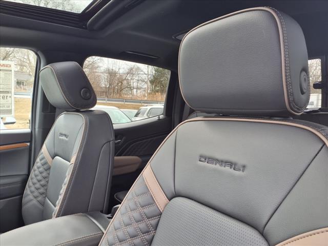 2025 GMC Canyon 4WD Denali