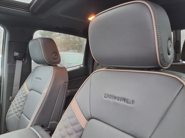 2025 GMC Canyon Denali