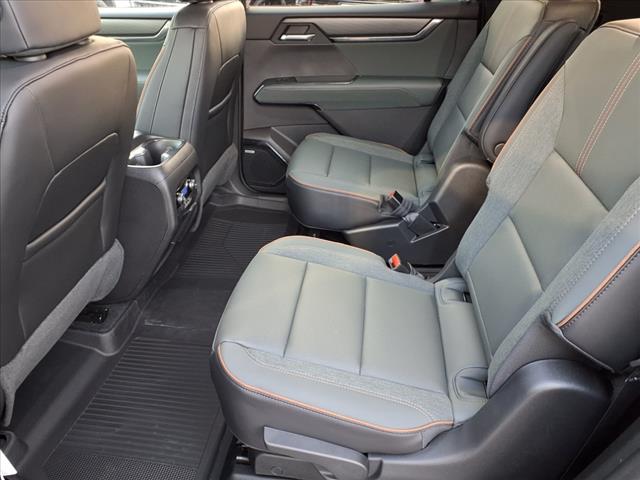 2025 GMC Acadia AWD AT4
