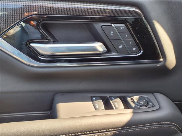2025 GMC Yukon Elevation