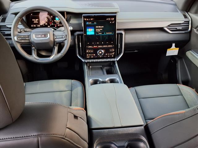 2025 GMC Acadia AWD AT4