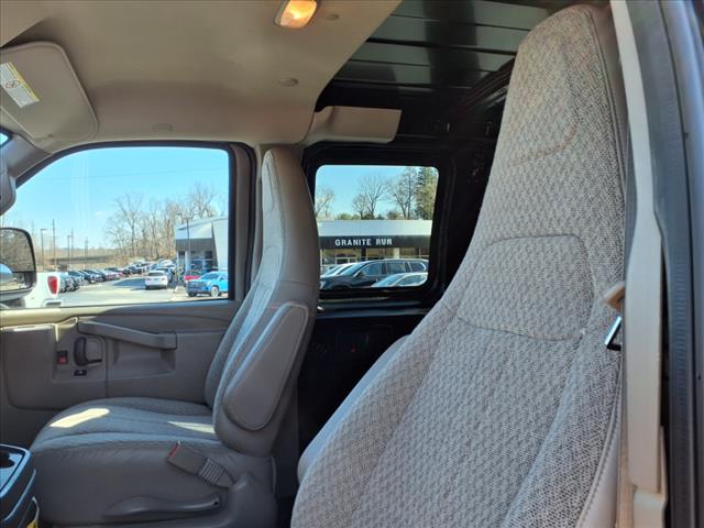 2023 GMC Savana 2500