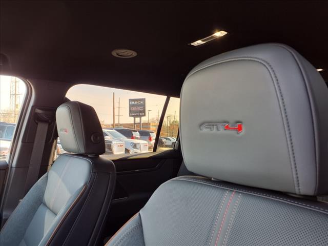 2025 GMC Acadia AWD AT4