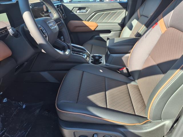 2025 GMC Canyon 4WD AT4
