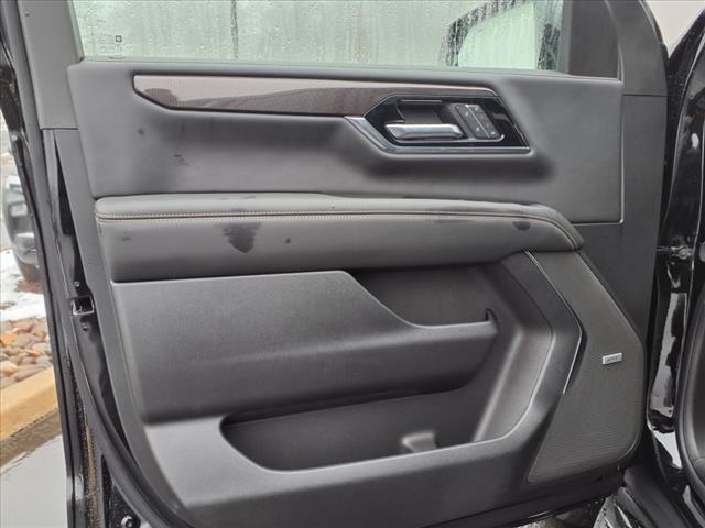 2025 GMC Yukon Elevation